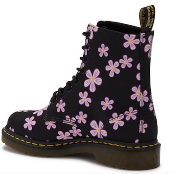 NIB VHTF DR MARTENS Page Meadow Combat Boots BLACK 7 - Picture 3 of 4